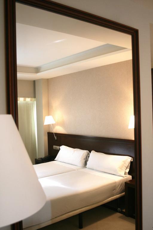 Barcelona Atiram Hotels Экстерьер фото